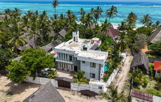 HighTech Villa with Beach Access Matemwe