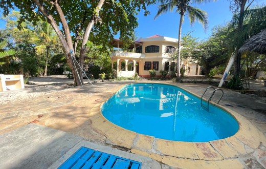 3 bedroom retreat with pool in Paje